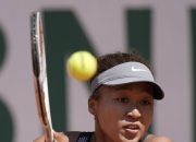 大坂直美回归赛场，败北首场状态亮眼，勇士观众沸腾！